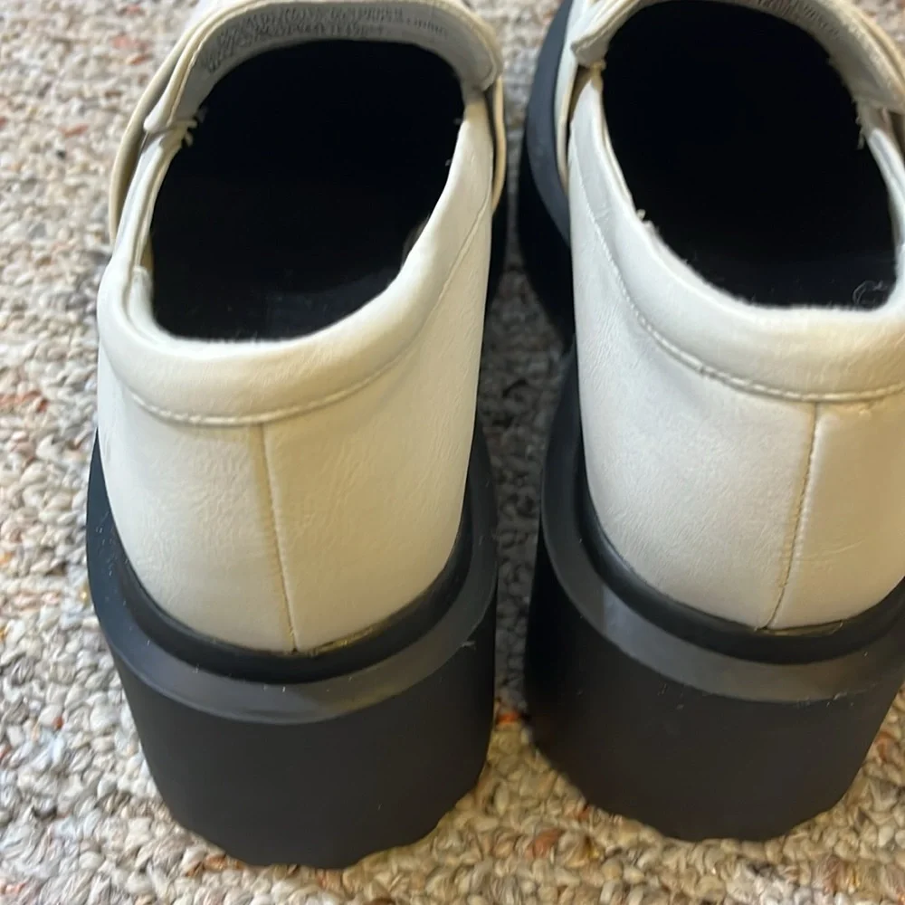 NEW Wild Fable Lacey Loafer Flats in White Size 7.5